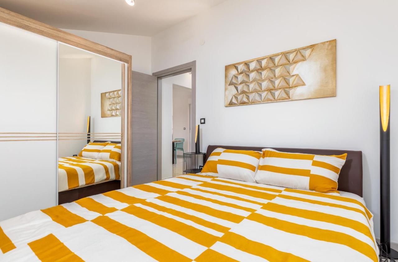 Apartment Vito With Sea View Фажана Экстерьер фото