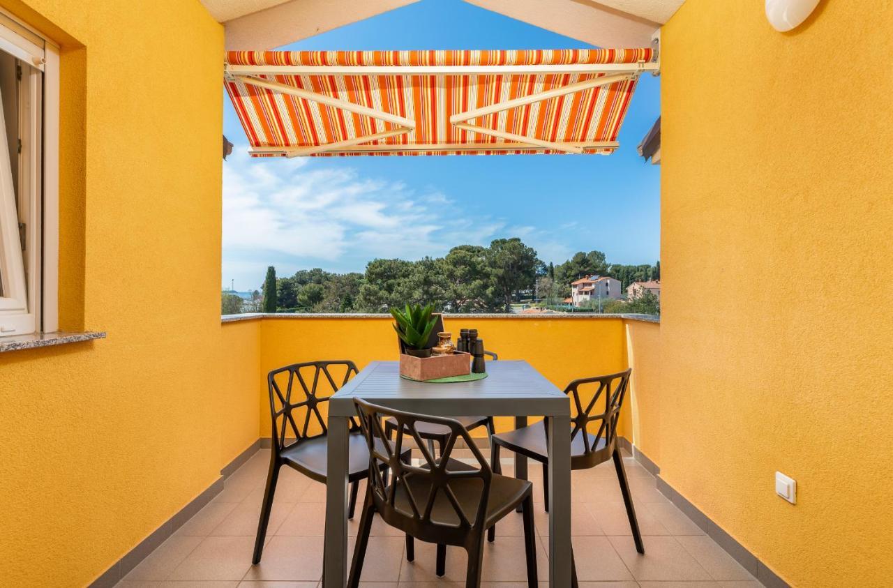 Apartment Vito With Sea View Фажана Экстерьер фото